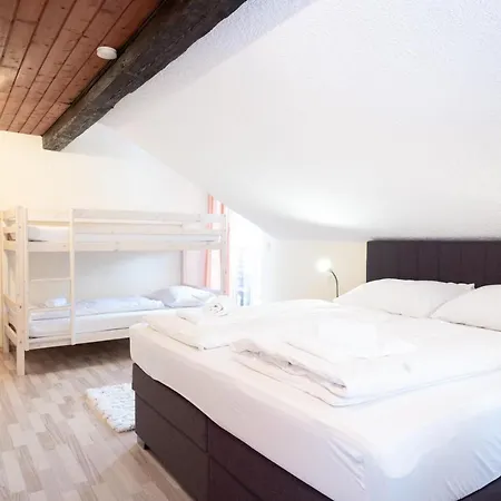 View By We Rent 아파트 *